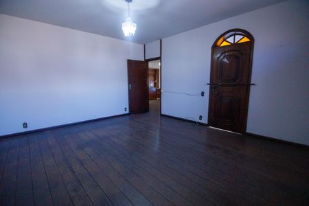 Casa à venda com 360m², 4 quartos e 5 vagasSala 2