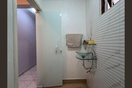 Casa à venda com 183m², 3 quartos e 2 vagas Casa à venda com 183m², 3 quartos e 2 vagasLavabo 2