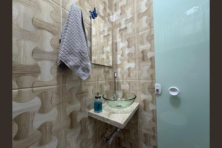 Casa à venda com 183m², 3 quartos e 2 vagas Casa à venda com 183m², 3 quartos e 2 vagasLavabo