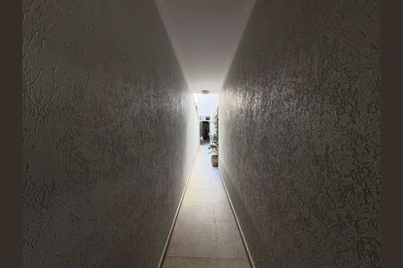 Casa à venda com 183m², 3 quartos e 2 vagas Casa à venda com 183m², 3 quartos e 2 vagasCorredor