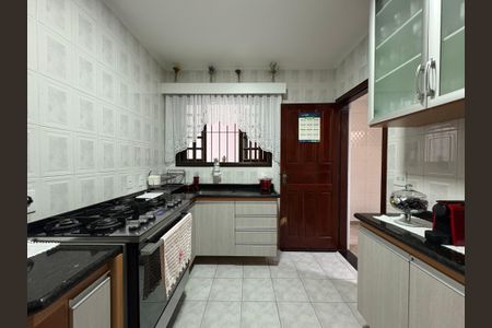 Casa à venda com 183m², 3 quartos e 2 vagas Casa à venda com 183m², 3 quartos e 2 vagasCozinha