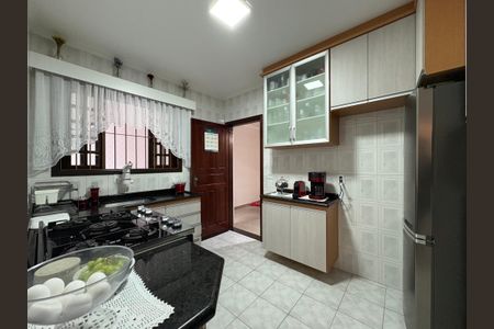 Casa à venda com 183m², 3 quartos e 2 vagas Casa à venda com 183m², 3 quartos e 2 vagasCozinha