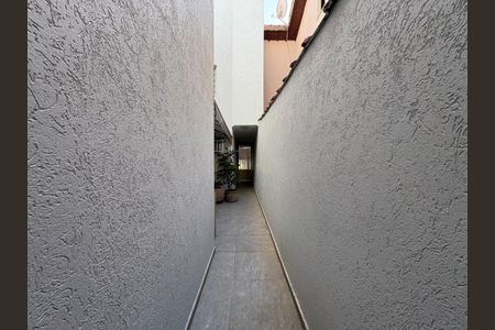 Casa à venda com 183m², 3 quartos e 2 vagas Casa à venda com 183m², 3 quartos e 2 vagasCorredor