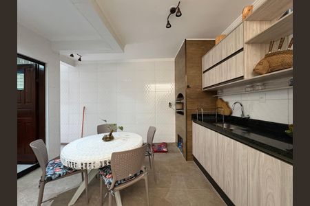 Casa à venda com 183m², 3 quartos e 2 vagas Casa à venda com 183m², 3 quartos e 2 vagasÁrea gourmet