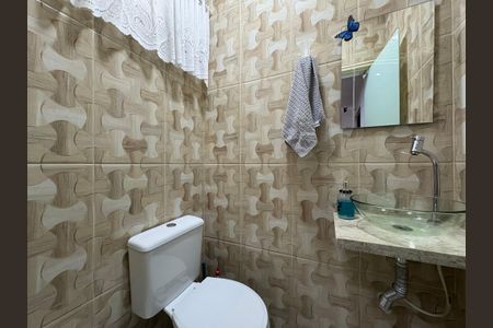 Casa à venda com 183m², 3 quartos e 2 vagas Casa à venda com 183m², 3 quartos e 2 vagasLavabo