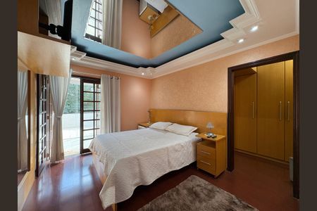Casa à venda com 183m², 3 quartos e 2 vagas Casa à venda com 183m², 3 quartos e 2 vagasSuite