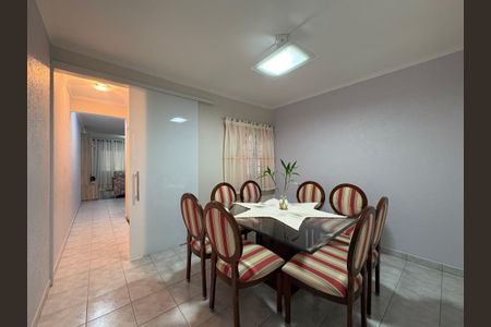 Casa à venda com 183m², 3 quartos e 2 vagas Casa à venda com 183m², 3 quartos e 2 vagasSala de Jantar