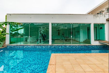 Casa à venda com 700m², 4 quartos e 6 vagas Casa à venda com 700m², 4 quartos e 6 vagasPiscina