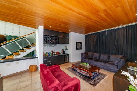 Casa à venda com 700m², 4 quartos e 6 vagas Casa à venda com 700m², 4 quartos e 6 vagasSala 2