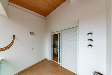 Casa à venda com 700m², 4 quartos e 6 vagas Casa à venda com 700m², 4 quartos e 6 vagasVaranda da Suíte 4