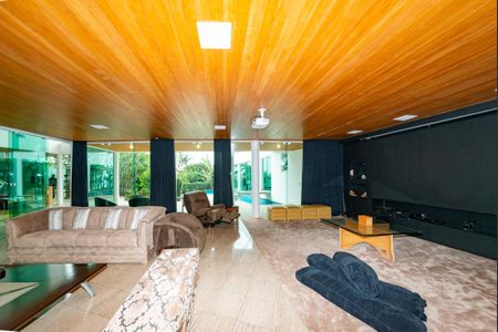 Casa à venda com 700m², 4 quartos e 6 vagas Casa à venda com 700m², 4 quartos e 6 vagasSala 3