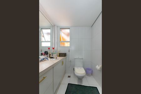 Casa à venda com 700m², 4 quartos e 6 vagas Casa à venda com 700m², 4 quartos e 6 vagasLavabo 2