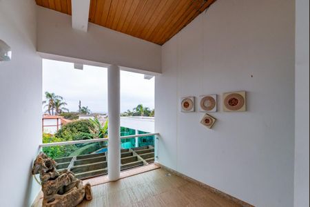 Casa à venda com 700m², 4 quartos e 6 vagas Casa à venda com 700m², 4 quartos e 6 vagasVaranda das Suíte 2 e 3