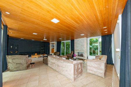 Casa à venda com 700m², 4 quartos e 6 vagas Casa à venda com 700m², 4 quartos e 6 vagasSala 3