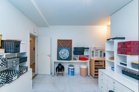 Casa à venda com 700m², 4 quartos e 6 vagas Casa à venda com 700m², 4 quartos e 6 vagasBanheiro de serviço