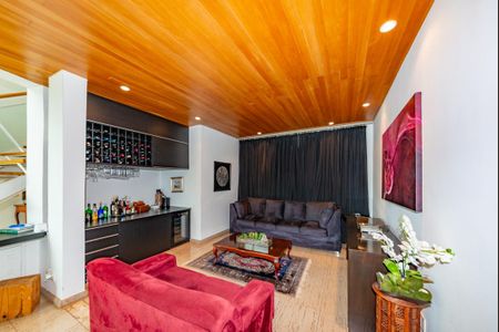 Casa à venda com 700m², 4 quartos e 6 vagas Casa à venda com 700m², 4 quartos e 6 vagasSala 2