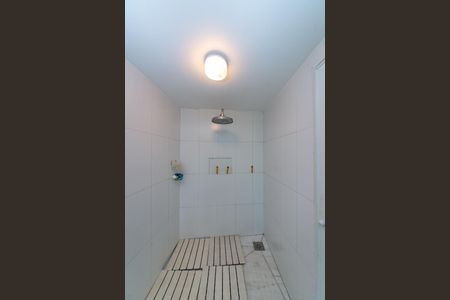 Casa à venda com 700m², 4 quartos e 6 vagas Casa à venda com 700m², 4 quartos e 6 vagasSaúna