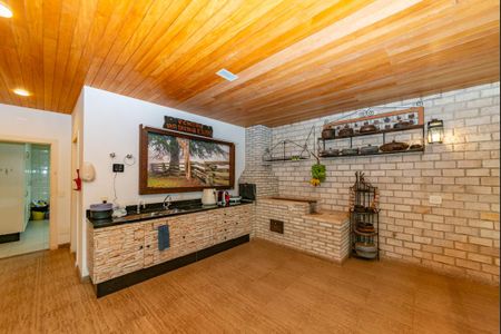 Casa à venda com 700m², 4 quartos e 6 vagas Casa à venda com 700m², 4 quartos e 6 vagasLavabo 3