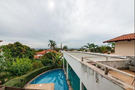 Casa à venda com 700m², 4 quartos e 6 vagas Casa à venda com 700m², 4 quartos e 6 vagasVaranda da Suíte 4