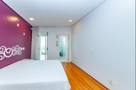 Casa à venda com 700m², 4 quartos e 6 vagas Casa à venda com 700m², 4 quartos e 6 vagasSuíte 3