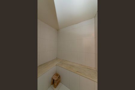 Casa à venda com 700m², 4 quartos e 6 vagas Casa à venda com 700m², 4 quartos e 6 vagasSaúna