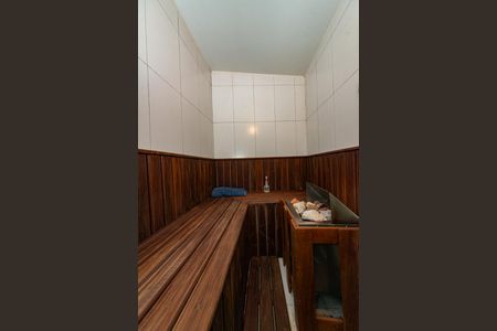 Casa à venda com 700m², 4 quartos e 6 vagas Casa à venda com 700m², 4 quartos e 6 vagasSaúna