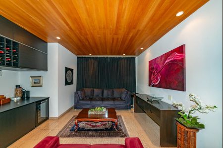 Casa à venda com 700m², 4 quartos e 6 vagas Casa à venda com 700m², 4 quartos e 6 vagasSala 2