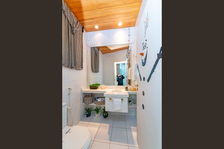 Casa à venda com 700m², 4 quartos e 6 vagas Casa à venda com 700m², 4 quartos e 6 vagasLavabo 1