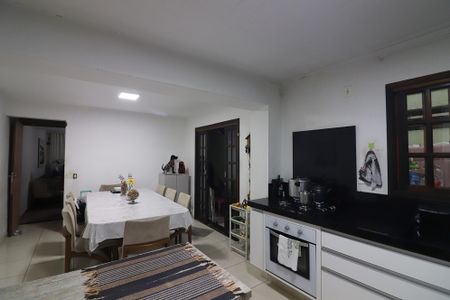 Casa à venda com 195m², 4 quartos e 3 vagasCopa e Cozinha