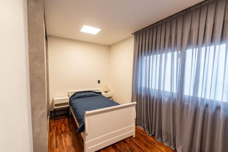 Casa à venda com 300m², 3 quartos e 4 vagas Casa à venda com 300m², 3 quartos e 4 vagasQuarto 2