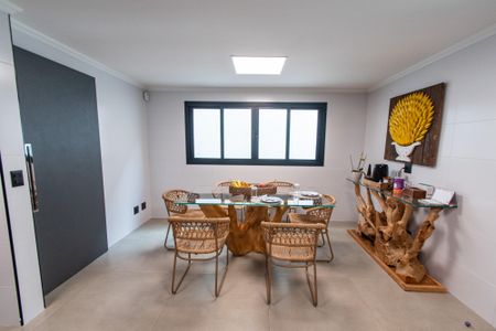 Casa à venda com 300m², 3 quartos e 4 vagas Casa à venda com 300m², 3 quartos e 4 vagasCozinha