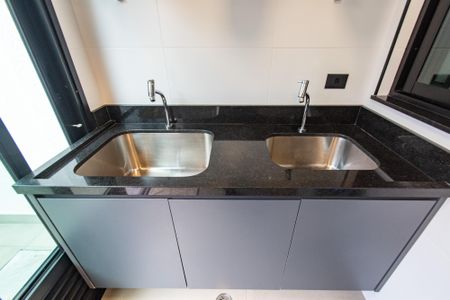 Casa à venda com 300m², 3 quartos e 4 vagas Casa à venda com 300m², 3 quartos e 4 vagasÁrea de serviço