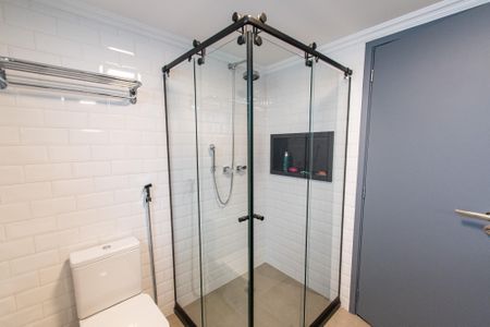 Casa à venda com 300m², 3 quartos e 4 vagas Casa à venda com 300m², 3 quartos e 4 vagasBanheiro Social