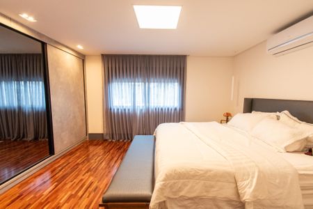 Casa à venda com 300m², 3 quartos e 4 vagas Casa à venda com 300m², 3 quartos e 4 vagasSuíte