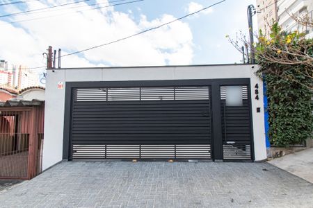 Casa à venda com 300m², 3 quartos e 4 vagas Casa à venda com 300m², 3 quartos e 4 vagasFachada