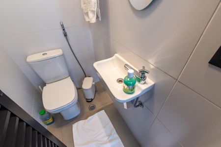 Casa à venda com 300m², 3 quartos e 4 vagas Casa à venda com 300m², 3 quartos e 4 vagasBanheiro de serviço