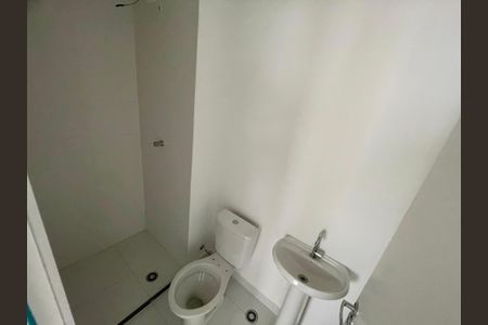 Apartamento à venda com 32m², 2 quartos e sem vaga Apartamento à venda com 32m², 2 quartos e sem vagaBanheiro