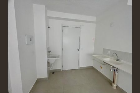 Apartamento à venda com 32m², 2 quartos e sem vaga Apartamento à venda com 32m², 2 quartos e sem vagaCozinha e Área de Serviço