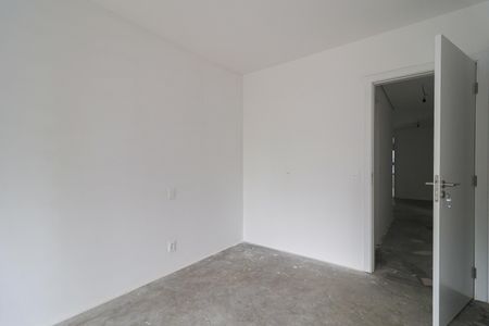 Apartamento à venda com 330m², 4 quartos e 4 vagas Apartamento à venda com 330m², 4 quartos e 4 vagasSuíte 4