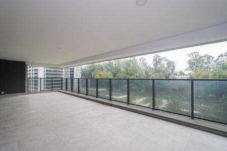 Apartamento à venda com 330m², 4 quartos e 4 vagas Apartamento à venda com 330m², 4 quartos e 4 vagasVaranda da Sala