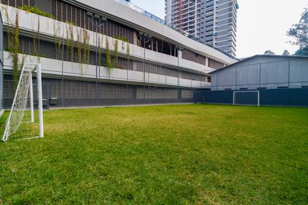 Apartamento à venda com 330m², 4 quartos e 4 vagas Apartamento à venda com 330m², 4 quartos e 4 vagasQuadra