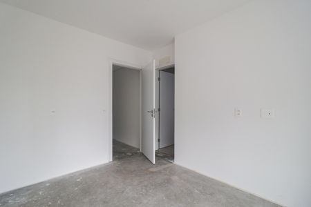 Apartamento à venda com 330m², 4 quartos e 4 vagas Apartamento à venda com 330m², 4 quartos e 4 vagasSuíte 4