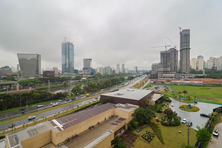 Apartamento à venda com 330m², 4 quartos e 4 vagas Apartamento à venda com 330m², 4 quartos e 4 vagasVista da Varanda Gourmet