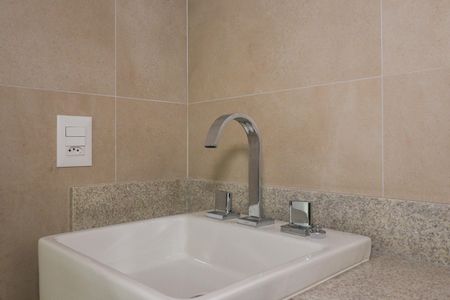 Apartamento à venda com 330m², 4 quartos e 4 vagas Apartamento à venda com 330m², 4 quartos e 4 vagasBanheiro da Suíte 4