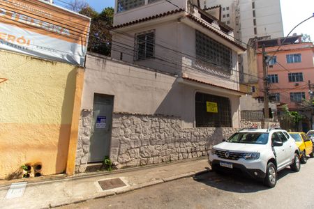 Casa para alugar com 150m², 4 quartos e sem vaga Casa para alugar com 150m², 4 quartos e sem vagaFachada