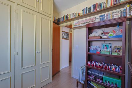 Apartamento à venda com 125m², 3 quartos e 2 vagasQuarto 2