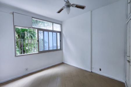 Apartamento à venda com 191m², 4 quartos e 1 vagaQuarto 2