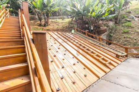 Casa de condomínio à venda com 385m², 4 quartos e 4 vagas Casa de condomínio à venda com 385m², 4 quartos e 4 vagasÁrea comum - Playground