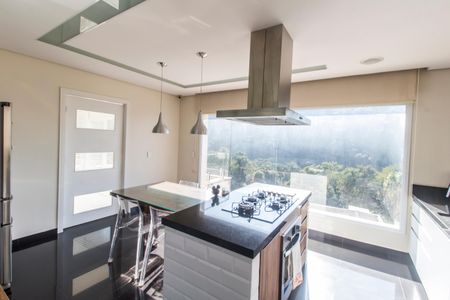 Casa de condomínio à venda com 385m², 4 quartos e 4 vagas Casa de condomínio à venda com 385m², 4 quartos e 4 vagasCozinha