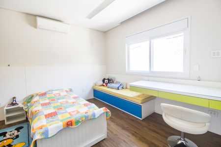 Casa de condomínio à venda com 385m², 4 quartos e 4 vagas Casa de condomínio à venda com 385m², 4 quartos e 4 vagasSuíte 4